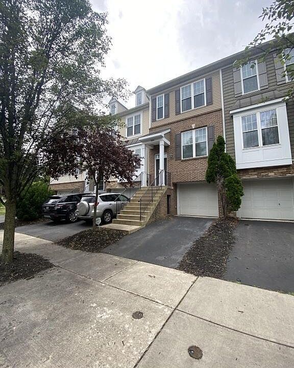1st image of 2831 Acarie Dr