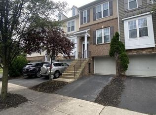 2831 Acarie Dr, Columbus, OH 43219
