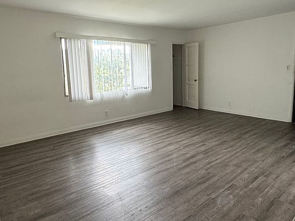 3rd image of 2132 N Lincoln St #1/2