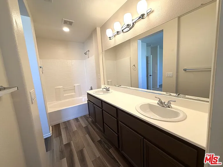 27030 Victoria Ln #76 — Photo 12