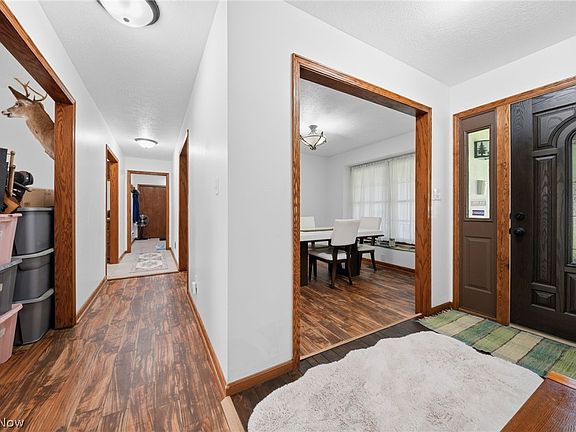 4th image of 3210 Center Rd