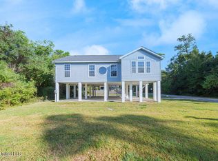 316 Bayview St, Pass Christian, MS 39571