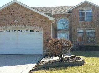 985 E Crest Ave, Addison, IL 60101