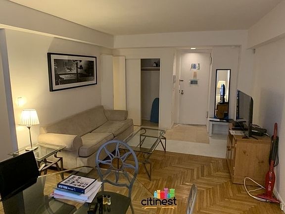 2nd image of 210 E 47th St APT 6A