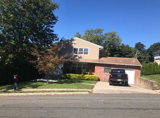 25 Hendrick Ave FLOOR 1, Glen Cove, NY 11542