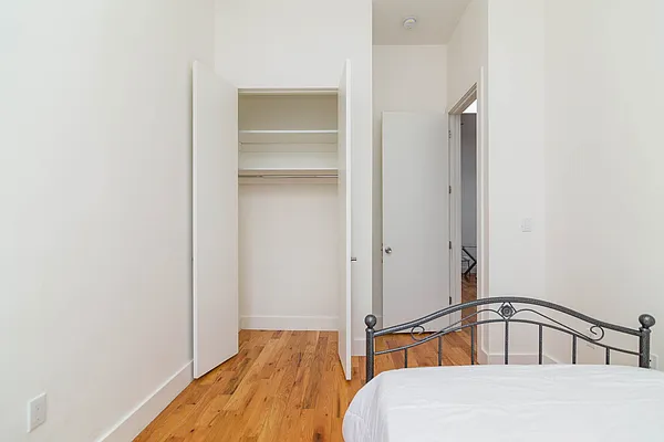 Rented by Nooklyn NYC LLC | media 25