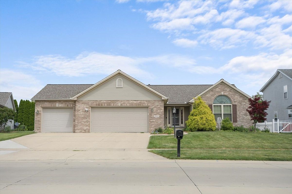 402 Wesley Ave, Savoy, IL 61874 Zillow