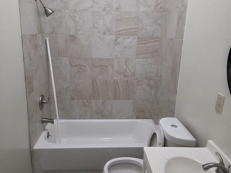1233 N Airline Ave #B — Photo 6