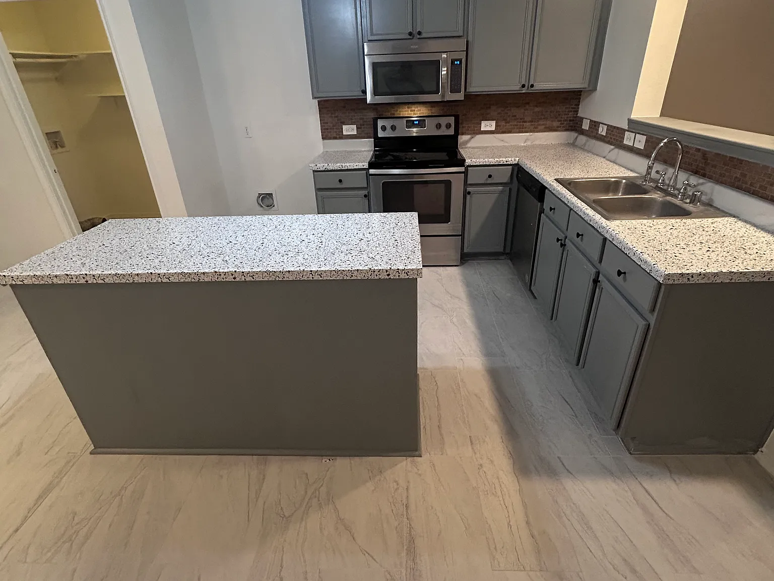 4 bed, 1745 sqft, $2,095 — Photo 4