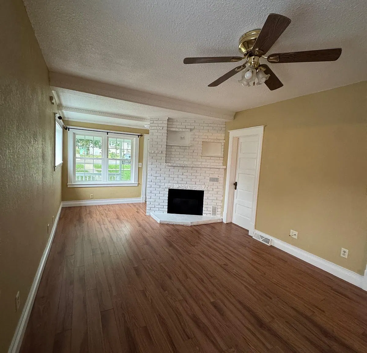 3 bed, 962 sqft, $1,100 — Photo 3