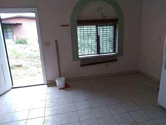 3rd image of 205 W Camino Del Sol APT B