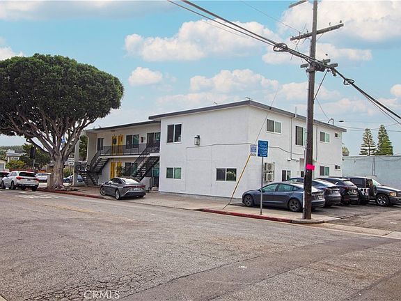 3rd image of 2626 Cloverfield Blvd