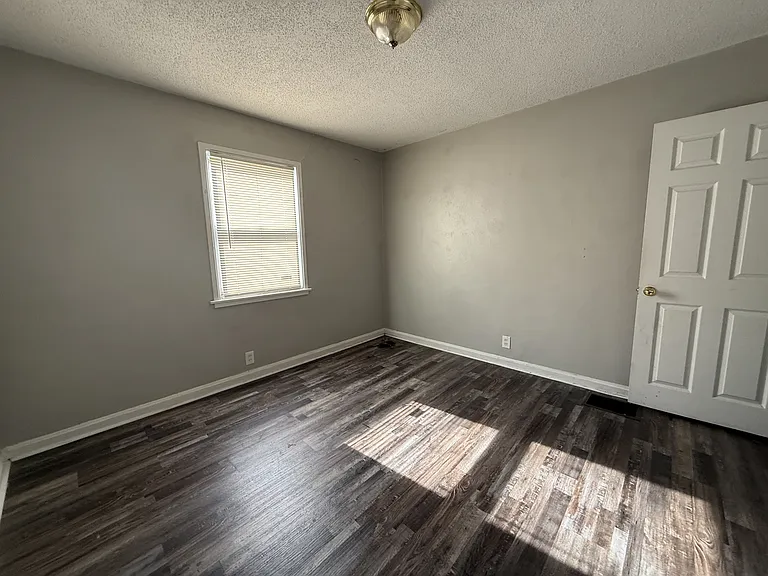 3718 Charloe Ct — Photo 6