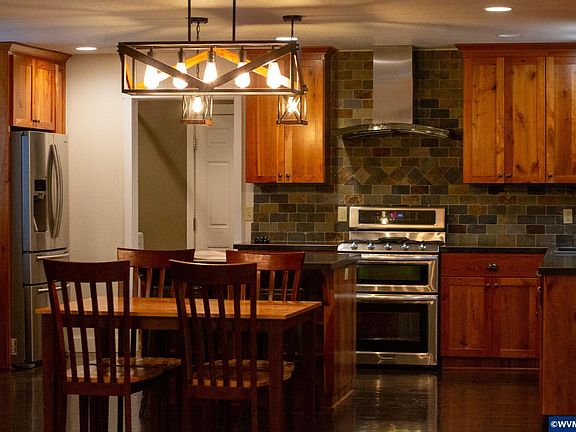 3rd image of 435 14th St