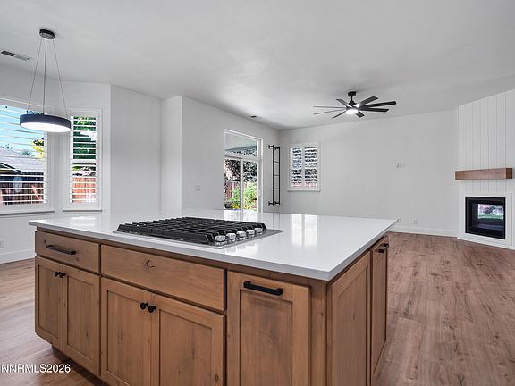 3rd image of 1376 Stodick Ln