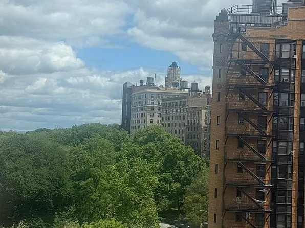 230 Riverside Dr APT 9G, New York, NY 10025