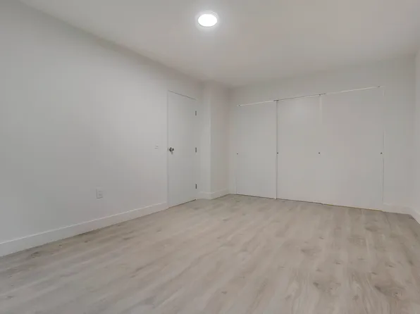 120 East 34th Street image 6 of 16