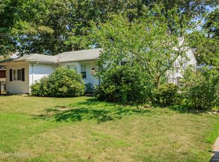 125 Smith Ave, Holbrook, NY 11741