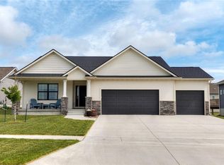 710 SW 40th St, Ankeny, IA 50023