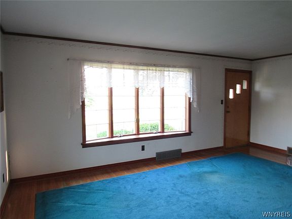 4th image of 3996 Upper Mountain Rd