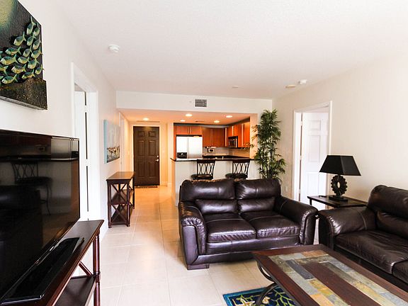 3rd image of 610 Clematis St APT 423