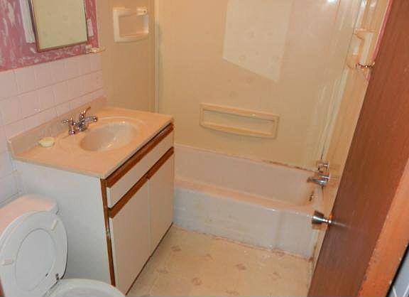 5th image of 2515-2517 Madison NE