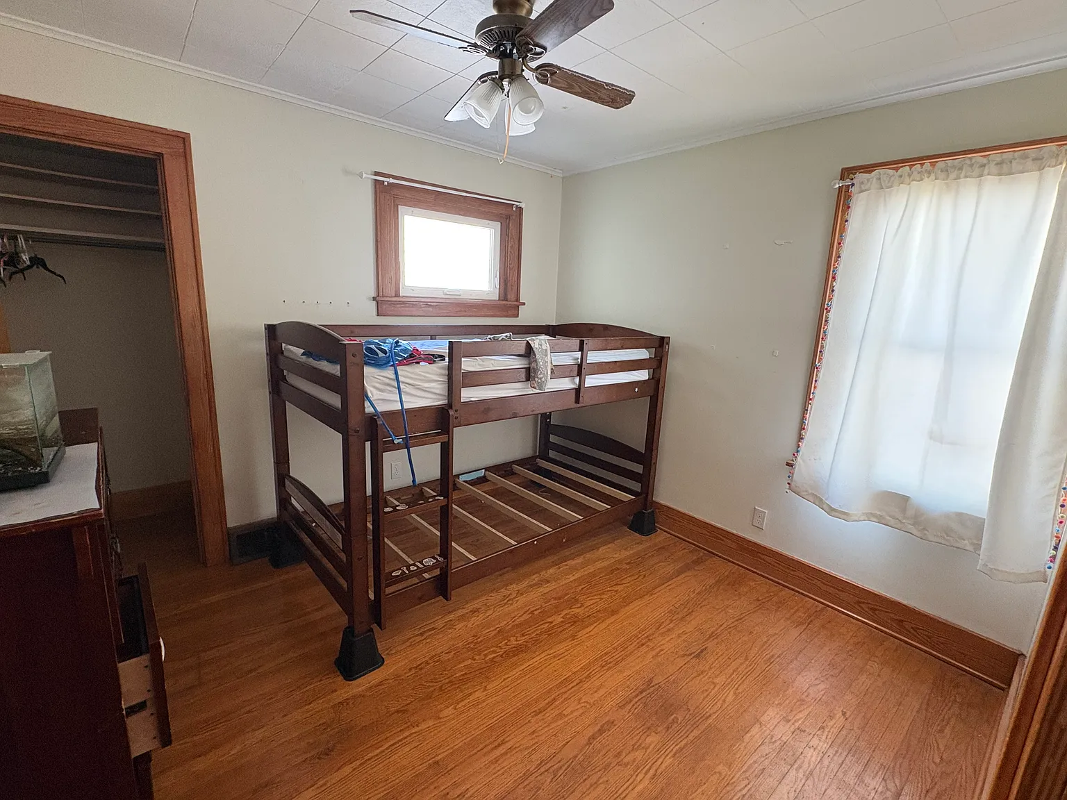 2 bed, 1000 sqft, $1,250 — Photo 2
