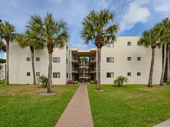 4th image of 5100 Las Verdes Circle #307