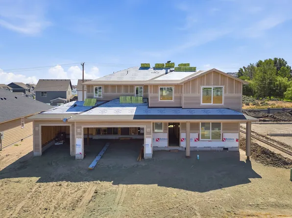 372 Tatoosh Ave, West Richland, WA 99353