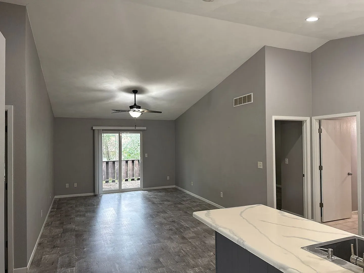 921 Minns Dr — Photo 3