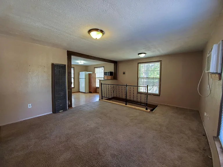 310 E Washington St — Photo 27