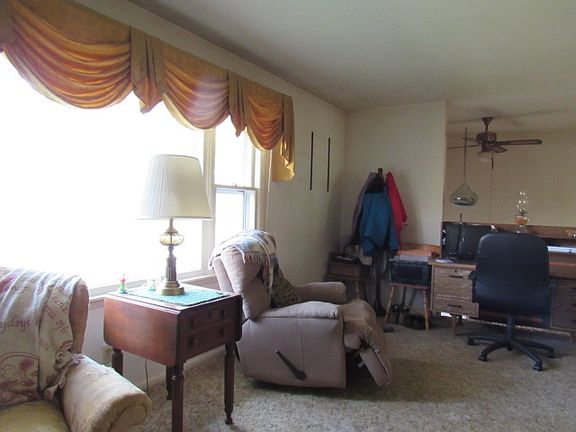 2nd image of 667 N Grandview Dr