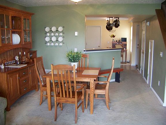 3rd image of 6768 Quarrystone Ln