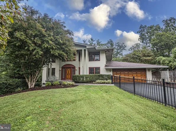 3906 Rive Dr, Alexandria, VA 22309