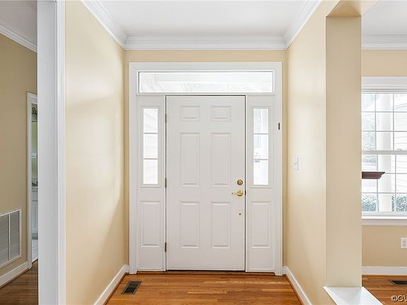 5th image of 9407 Colvincrest Dr