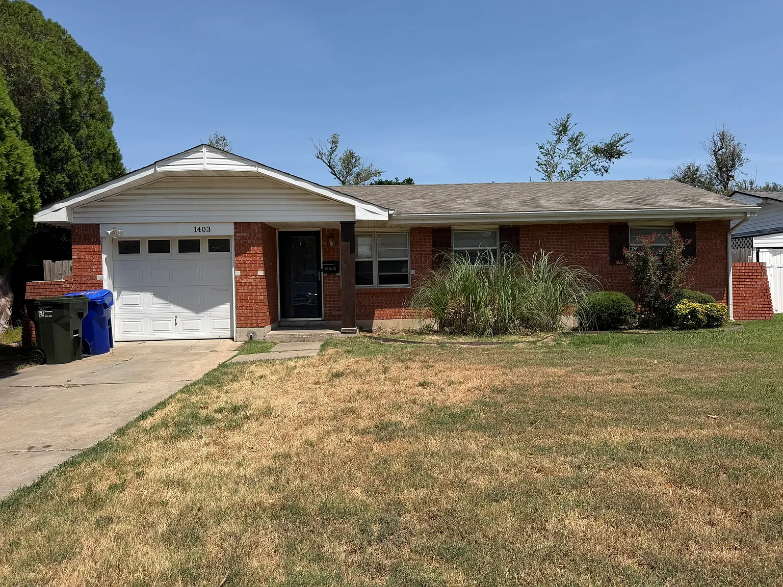 3 bed, 970 sqft, $1,200 — Photo 1