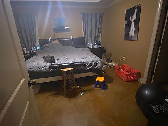Master bedroom 14x14