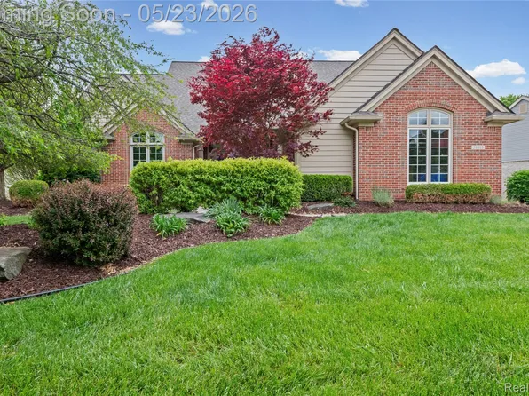 51013 W Hills Dr, Plymouth, MI 48170