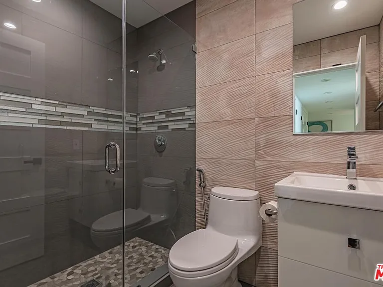 502 Evelyn Pl — Photo 25