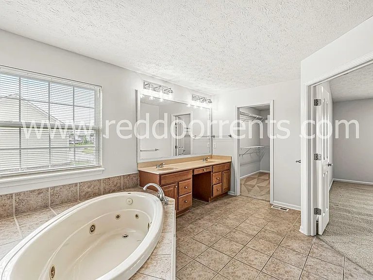 4712 Pebblepointe Pass — Photo 30