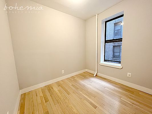3rd image of 512 W 158th St #11