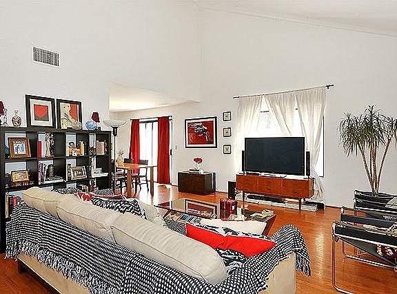 3rd image of 2915 Swan Pl