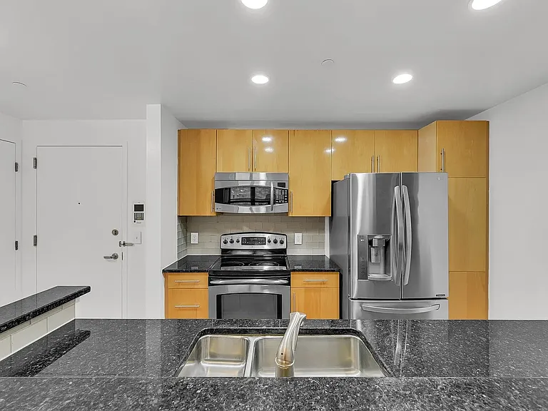 149 Essex St #4D — Photo 3