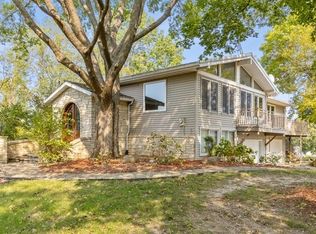 3866 Lake Vista Dr NE, Solon, IA 52333