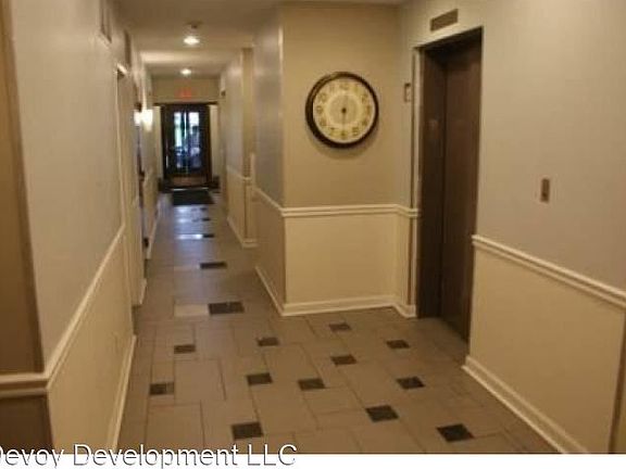3rd image of 5330-102 Pershing Ave