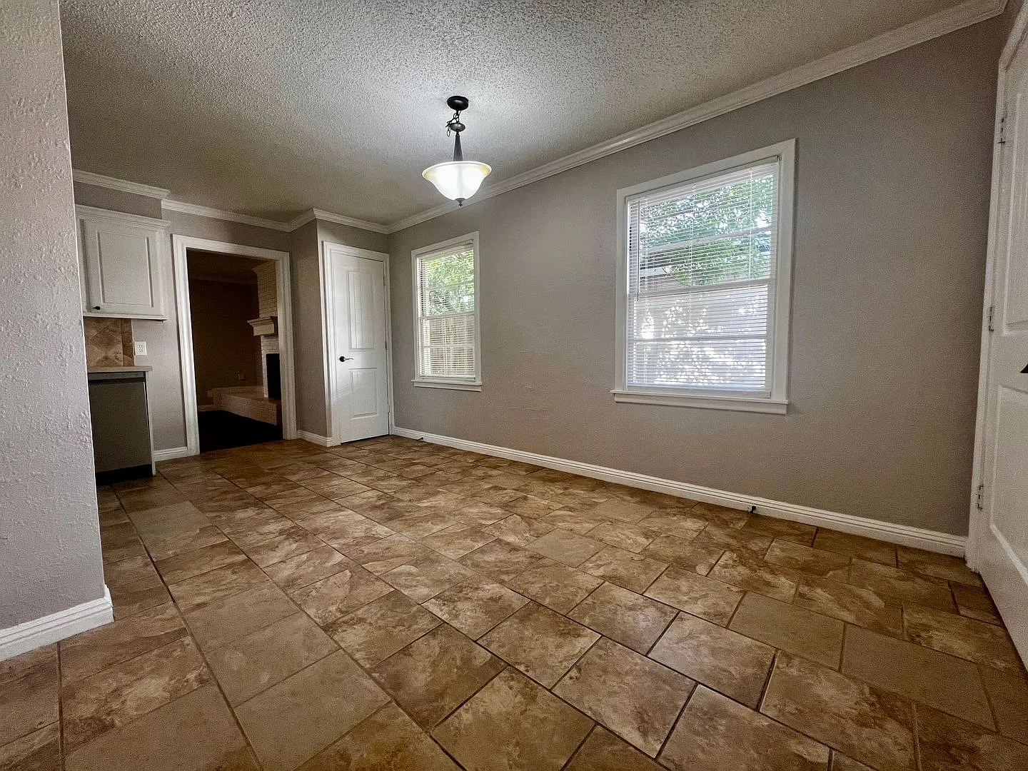 Great Three Bedroom with 2 Living Areas — Photo 4