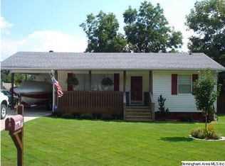 917 5th St, Pleasant Grove, AL 35127