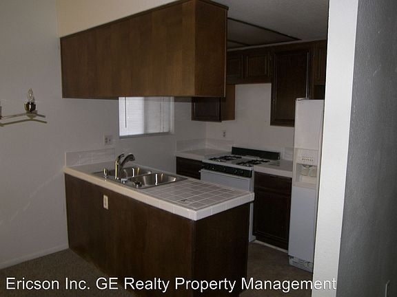 4th image of 1300 Ramona Dr