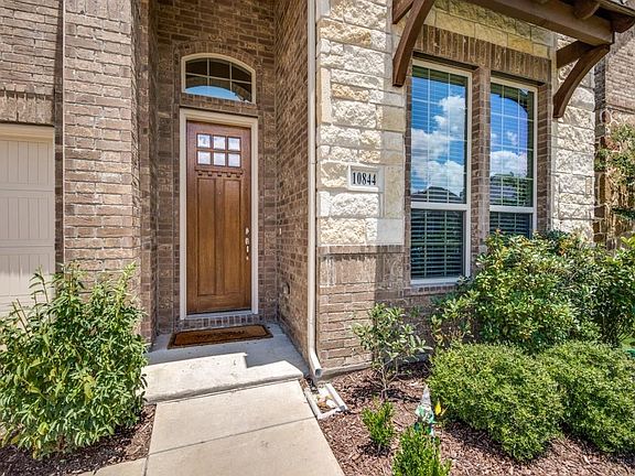 3rd image of 10844 Sedalia Dr
