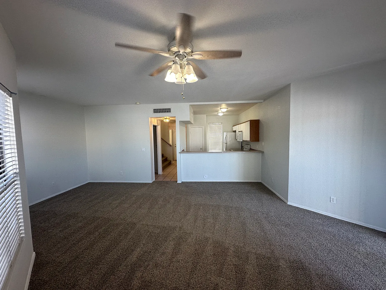 280 S Elizabeth Way — Photo 3